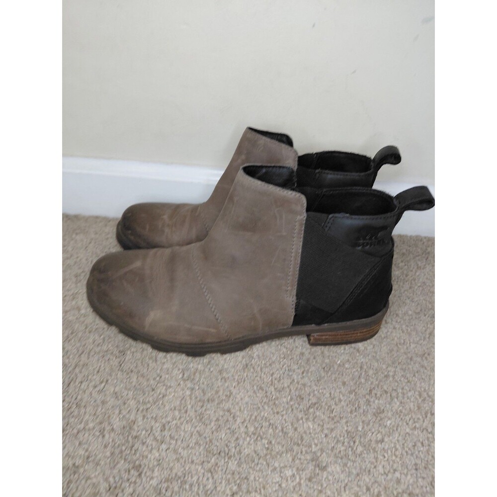 Sorel Taupe and Black Ankle Booties